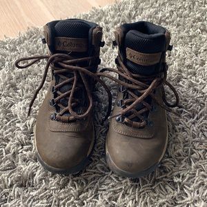 Columbia Hiking Shoes 7 Brown